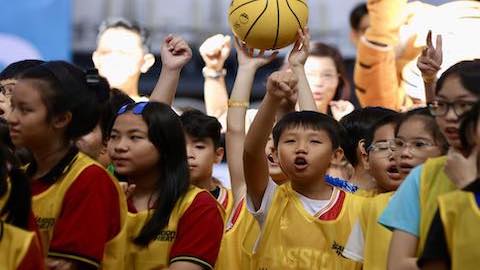 Sao bóng rổ Việt Nam truyền lửa cho tài năng nhí tại TP.HCM 